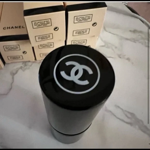 Chanel kabuki brush retractable authentic - Picture 3 of 3